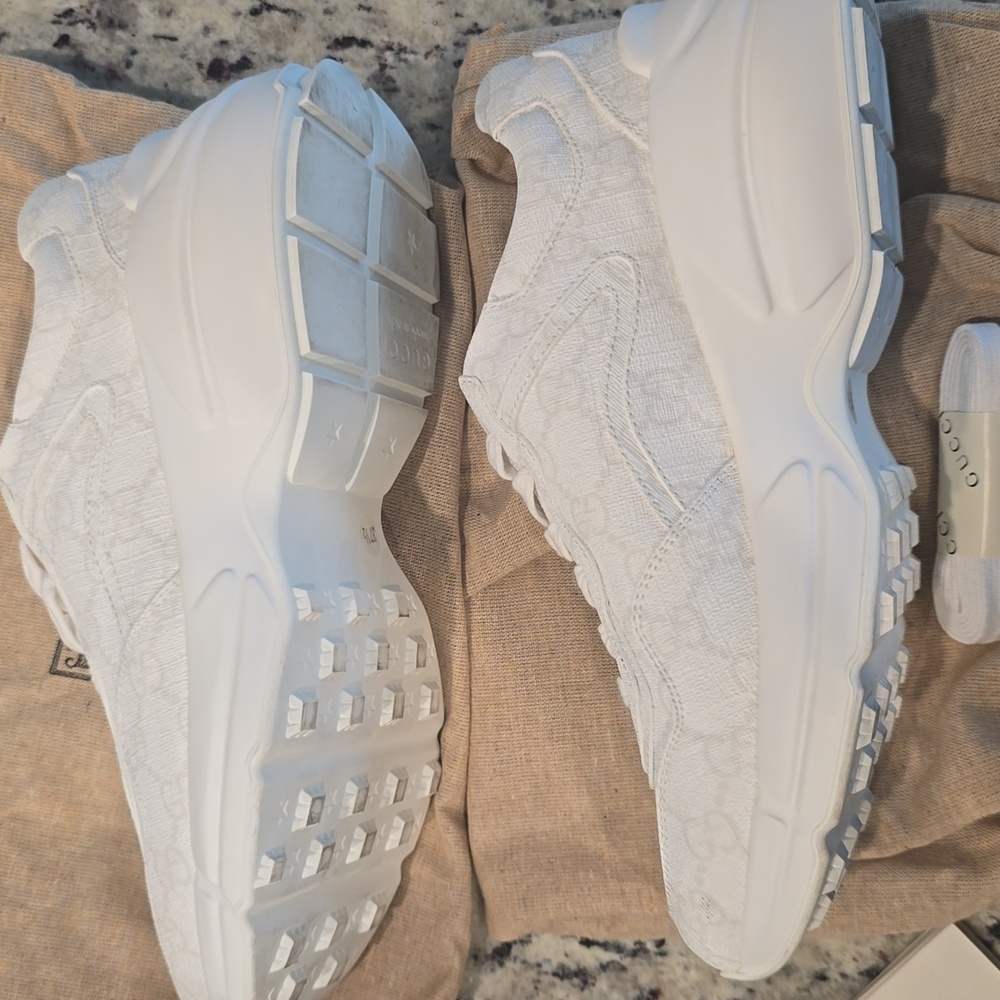 Gucci Women's Exclusive GG Rhyton sneaker size 37.5 - Picture 4 of 10